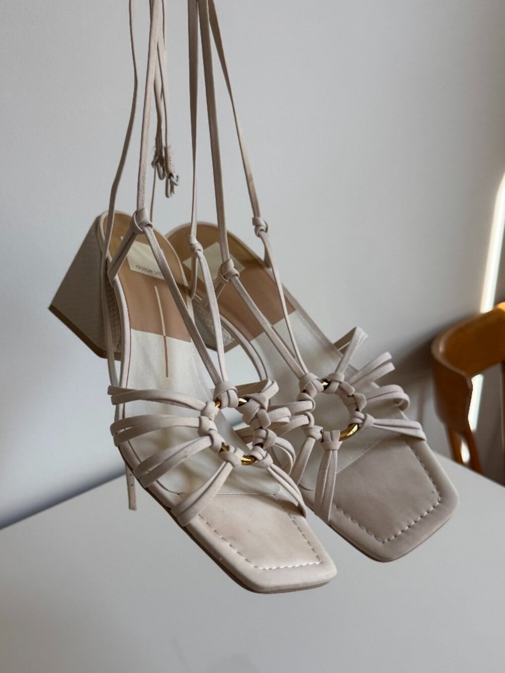 Dolce Vita Kash Ivory White Tie Up Nubuck Leather Sandals Heels 9